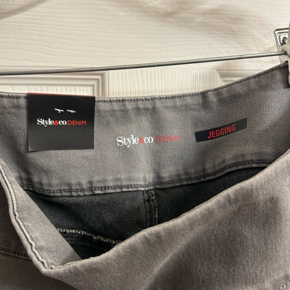 STYLE& CO Denim Jegging  Size L  NWT - Picture 2 of 5